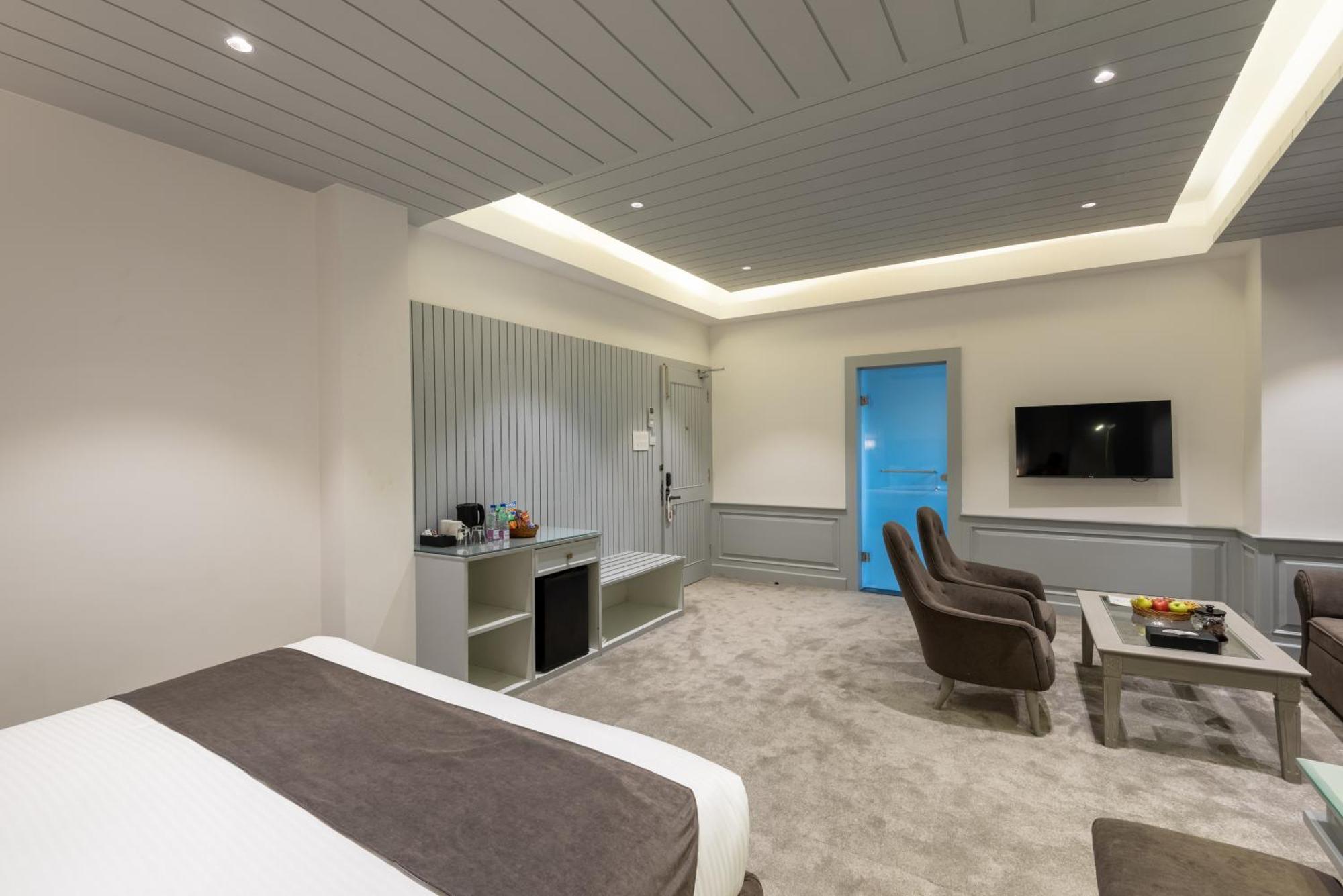 Hotel Grand Boulevard Durgjan Номер фото